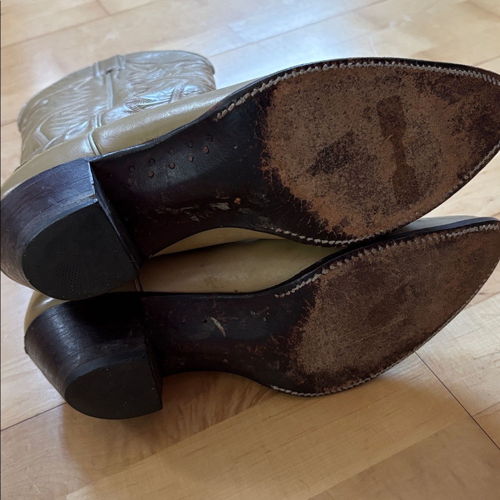 Justin Boots Tan Heeled Boots - Picture 5 of 6